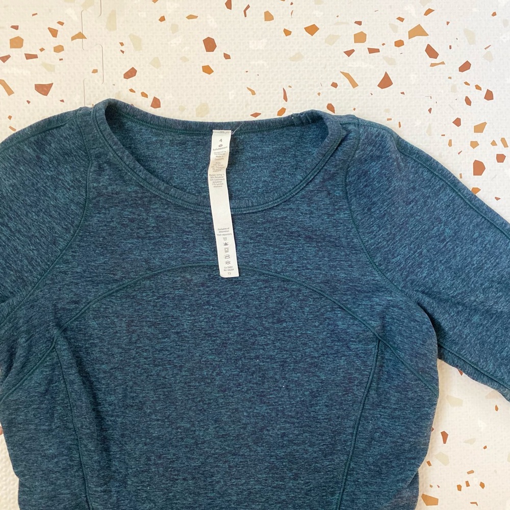 Lululemon Green Heathered Long Sleeve Top with Zipper on Side Size 4